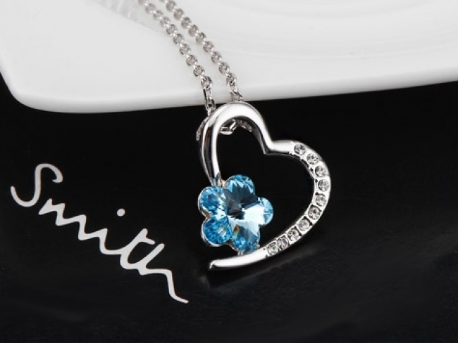 Women's necklace collection
