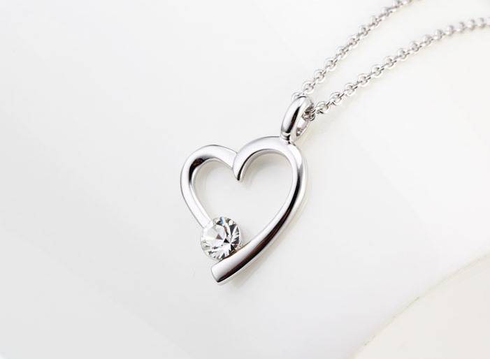White Stone Fashion Necklace from BarmanArtss